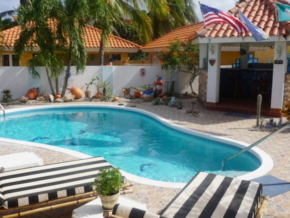 Wayaca Residence – Nicely kept villa with pool
