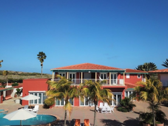 Arashi – 4-Bedroom Beachfront Villa