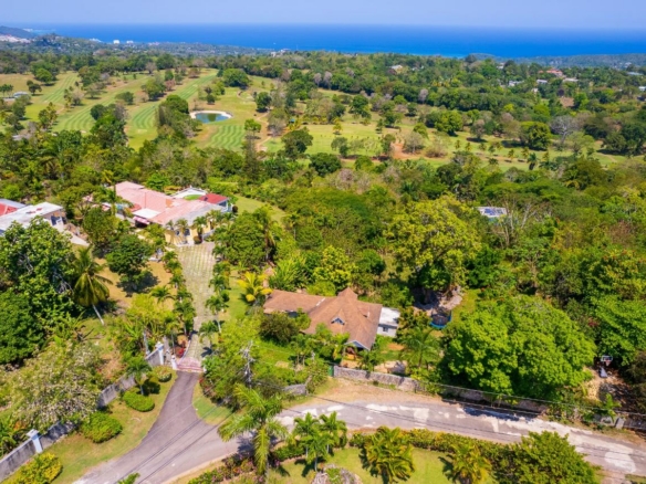 Charming Cottage with Panoramic Views in Upton, St. Ann
