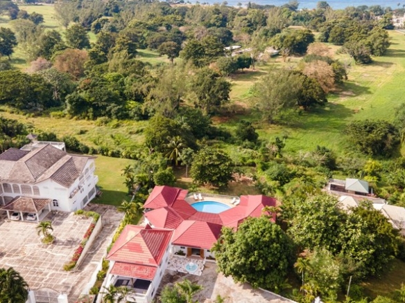 SEVILLA RETREAT, Cardiff Hall, Runaway Bay, St. Ann