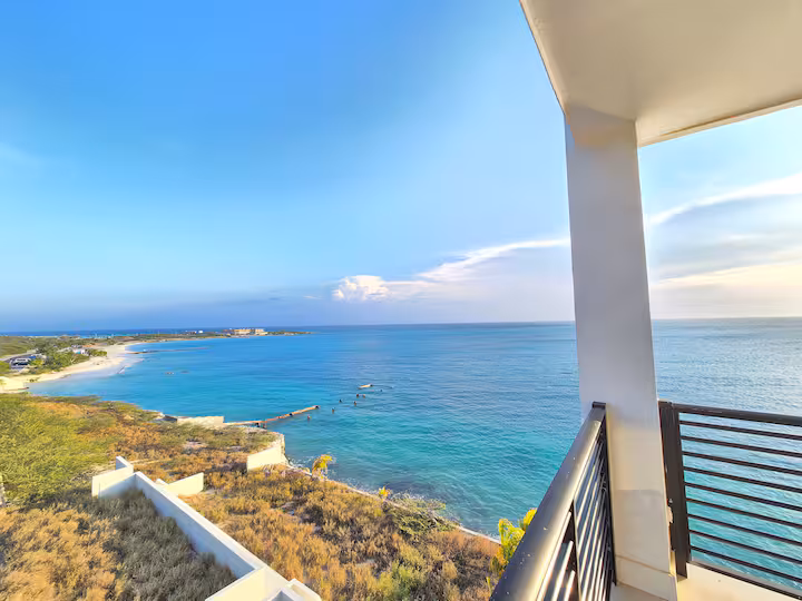 San Nicolas – Breathtaking 4-Bedroom Condo Right on the Beach