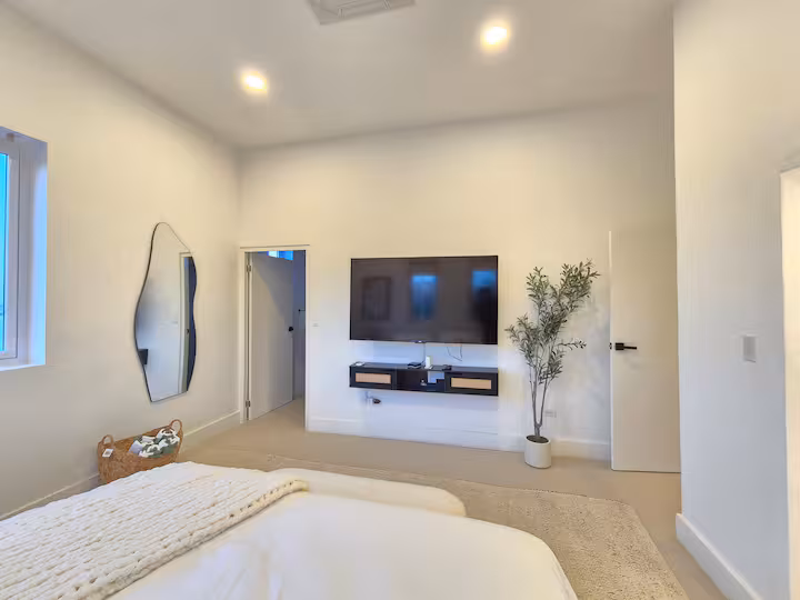 San Nicolas – Breathtaking 4-Bedroom Condo Right on the Beach