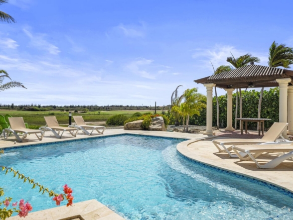 Beautiful Tierra del Sol Villa Aruba with Private Pool