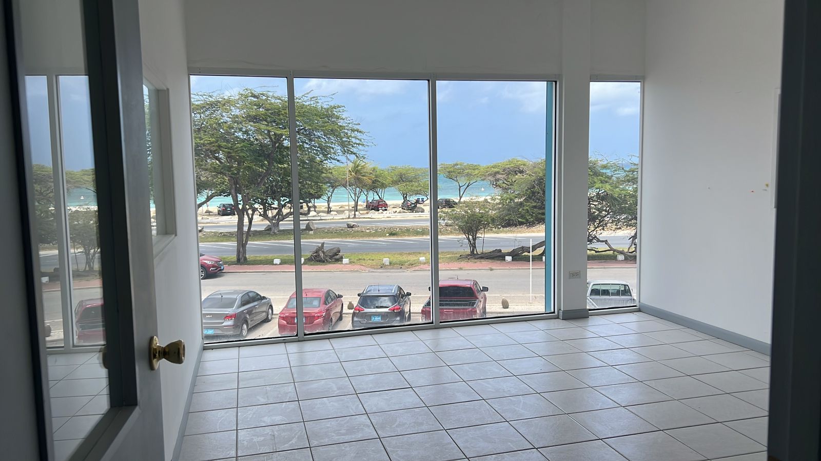 Prime 85 m² Modern Office Suite – Ready for Immediate Occupation